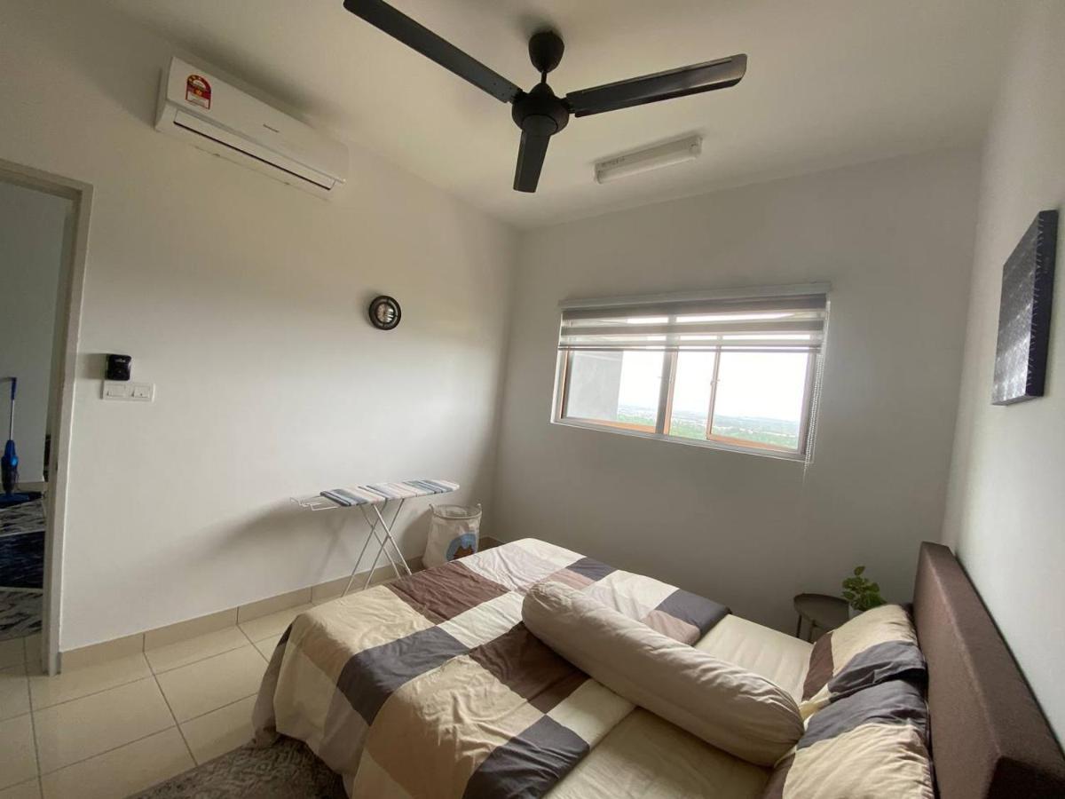 Alanis D'Semporna Homestay Sepang Buitenkant foto