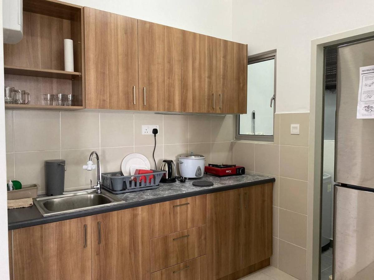 Alanis D'Semporna Homestay Sepang Buitenkant foto
