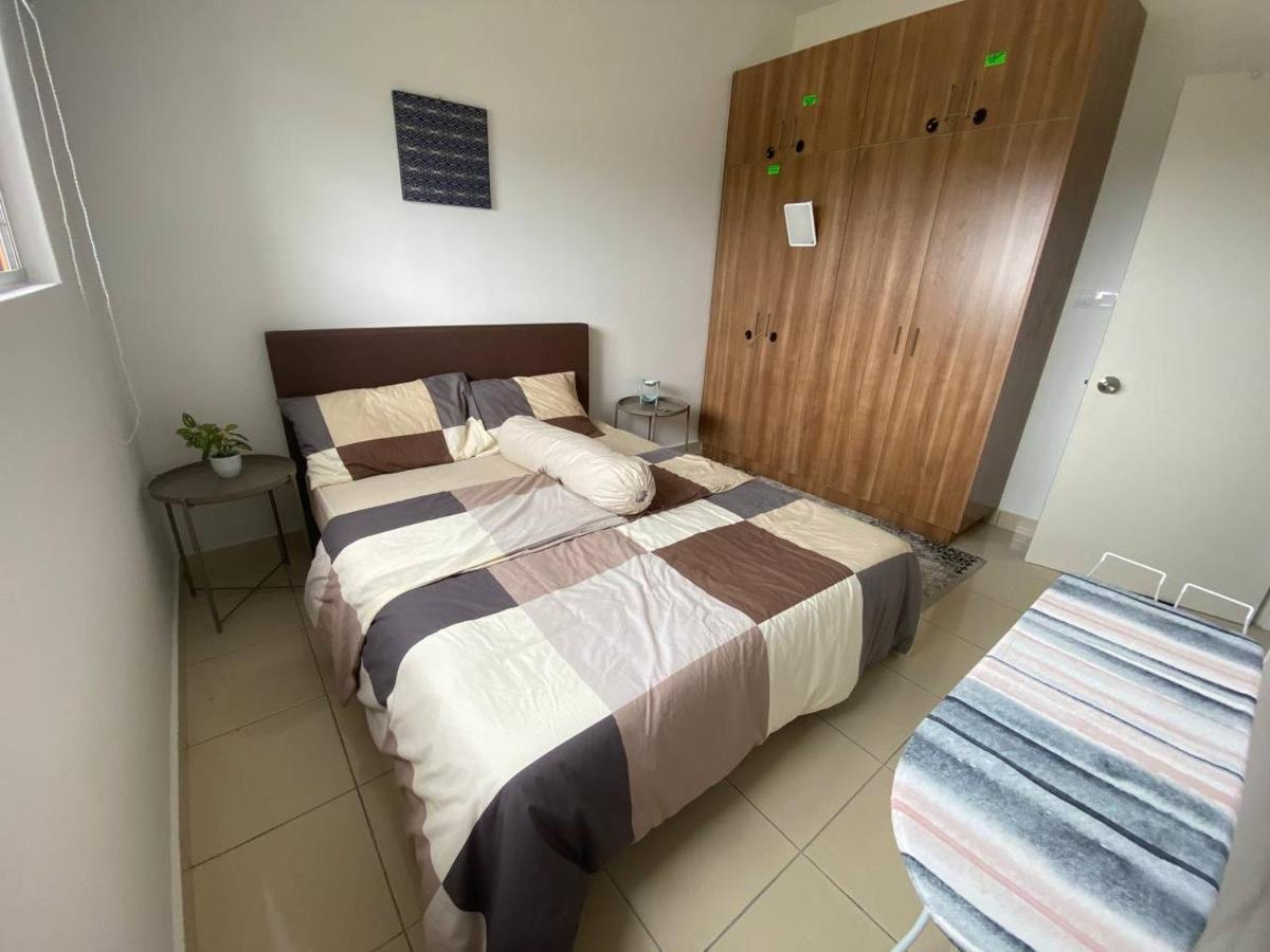 Alanis D'Semporna Homestay Sepang Buitenkant foto